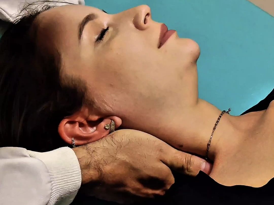 Dr. Hualisson Cardoso fazendo liberação na região cervical